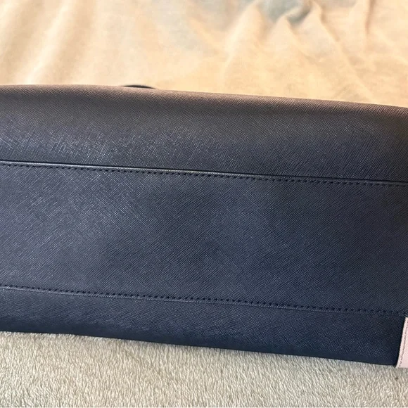 Kate Spade Large Hazel Court
Mason Bow Tie Bag - Picture 10 of 12